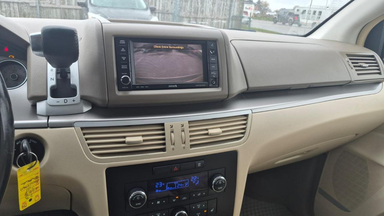 2009 Volkswagen Routan SEL PREMIUM, 7 PASS, LEATHER, LOADED, AS IS Photo