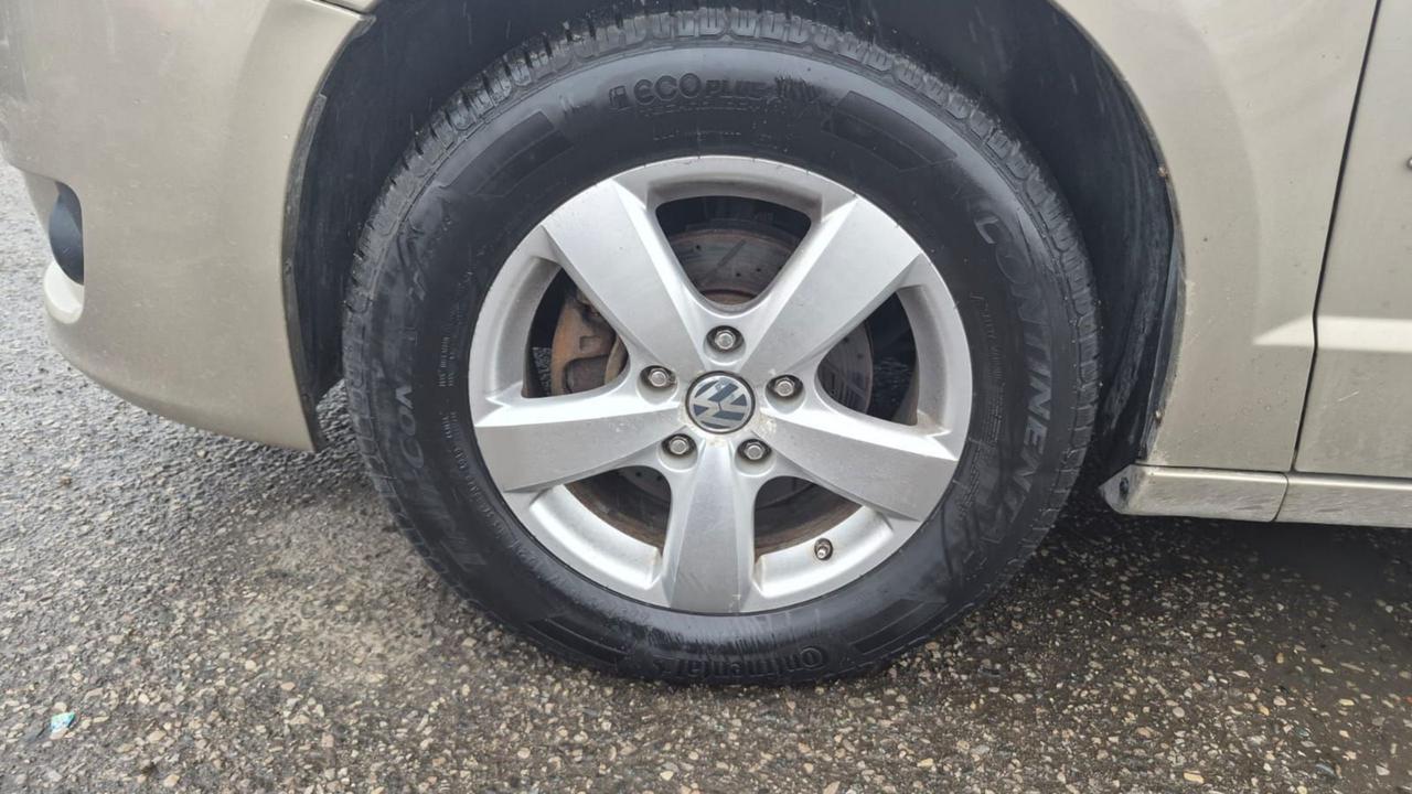 2009 Volkswagen Routan SEL PREMIUM, 7 PASS, LEATHER, LOADED, AS IS Photo