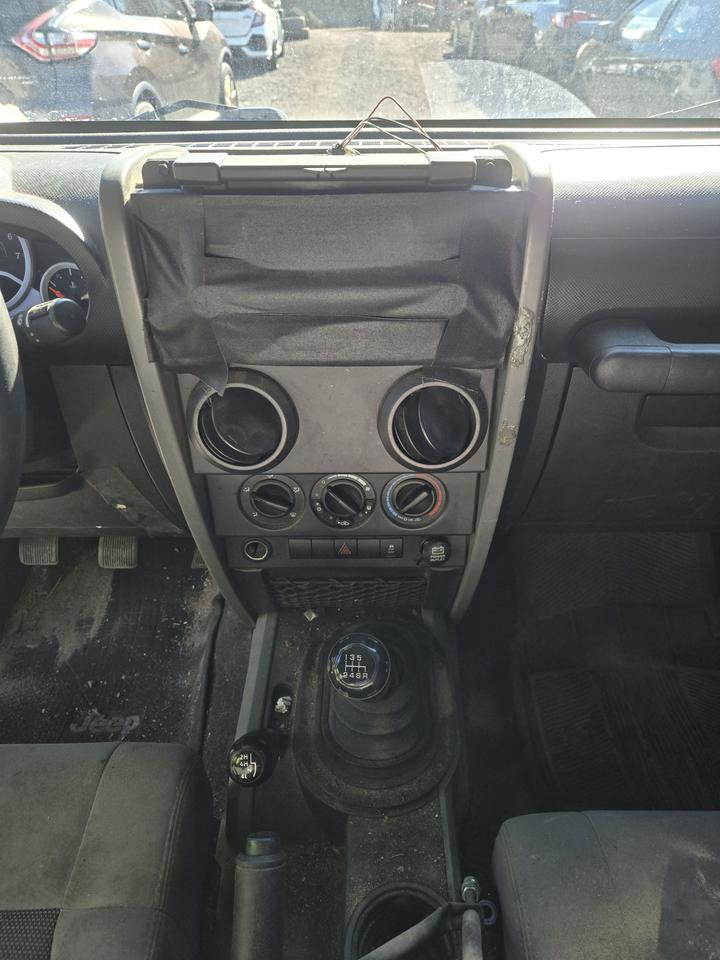 2010 Jeep Wrangler Islander Photo