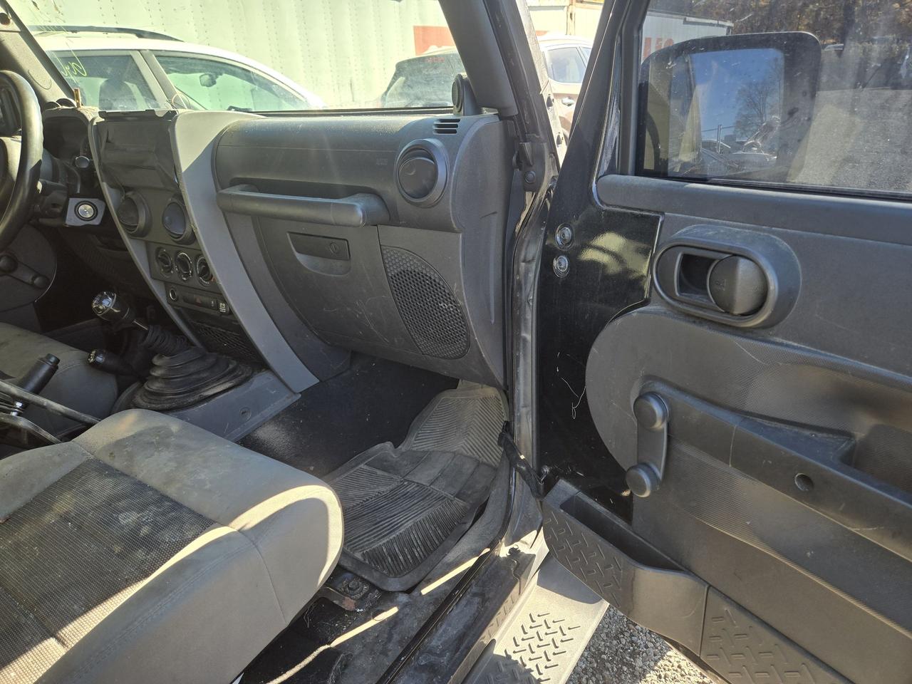 2010 Jeep Wrangler Islander Photo