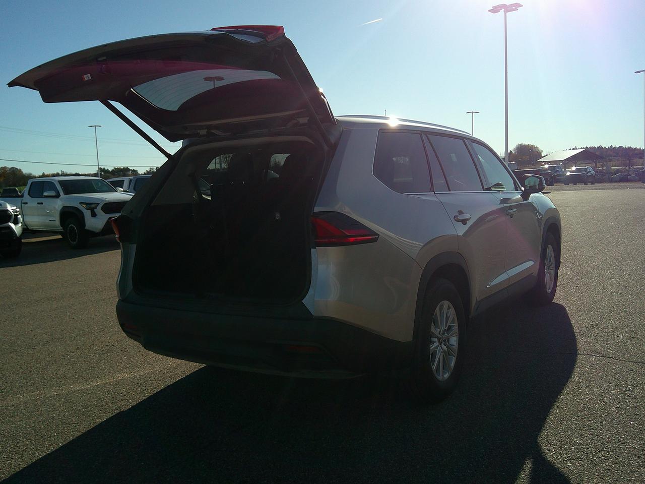 2026 Toyota Grand Highlander XLE Photo4