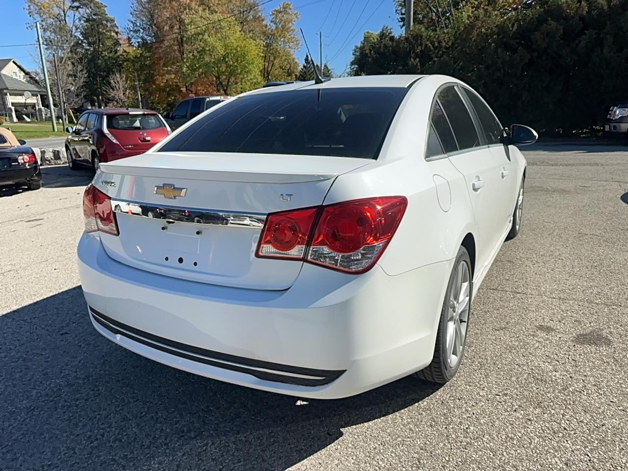 2014 Chevrolet Cruze 2LT Photo2