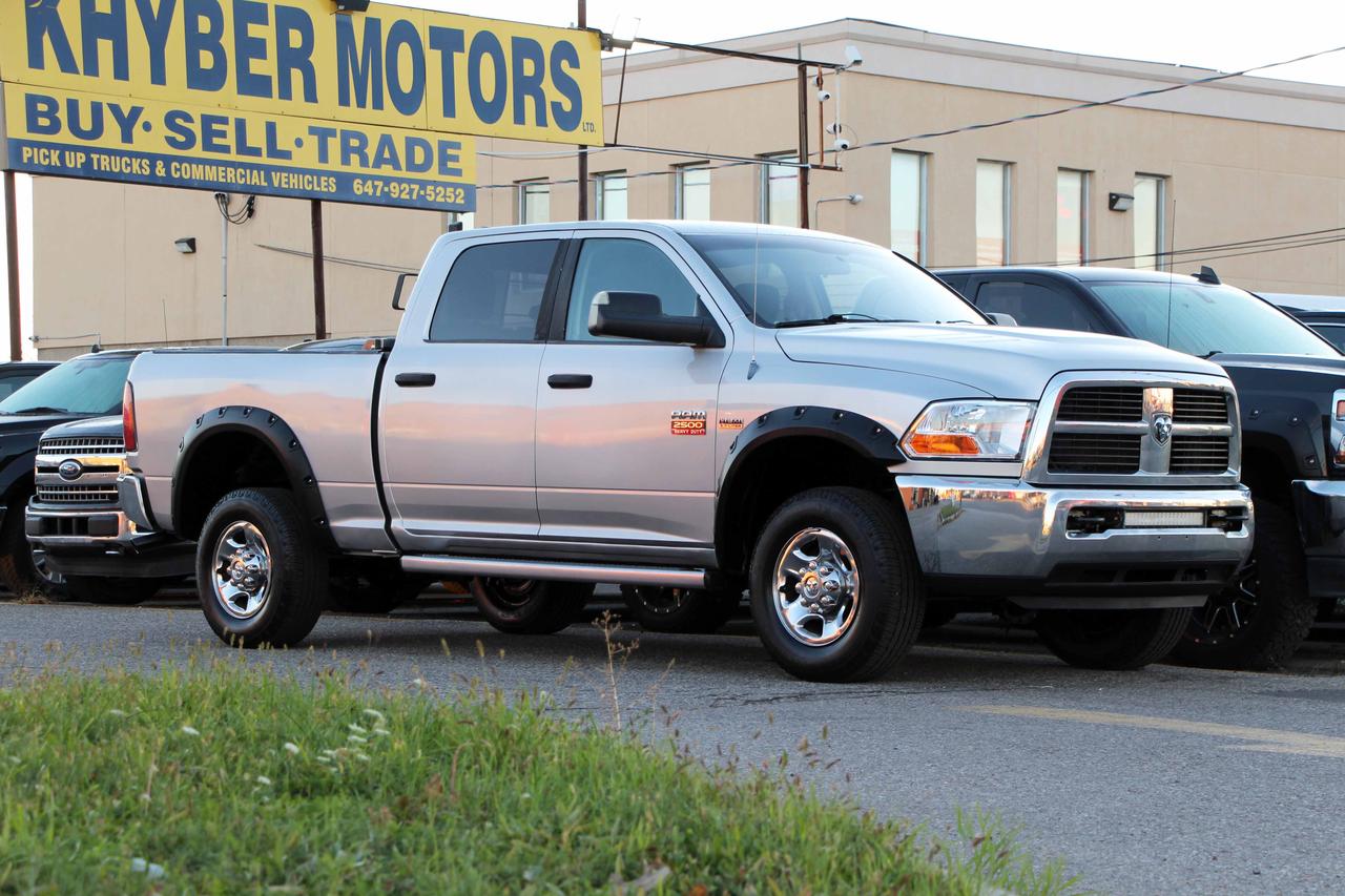 2011 RAM 2500 4WD CREW CAB 149" SLT Photo