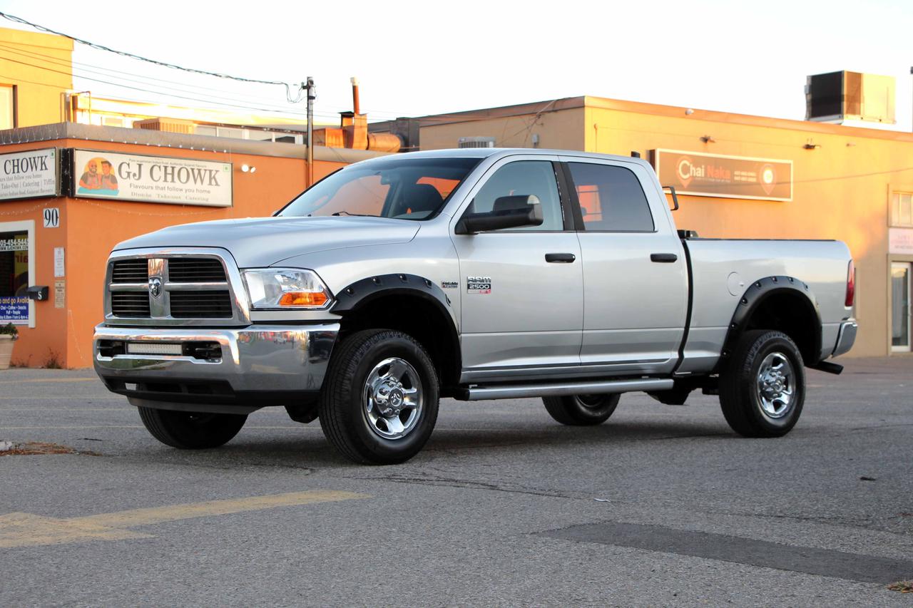 2011 RAM 2500 4WD CREW CAB 149" SLT Photo