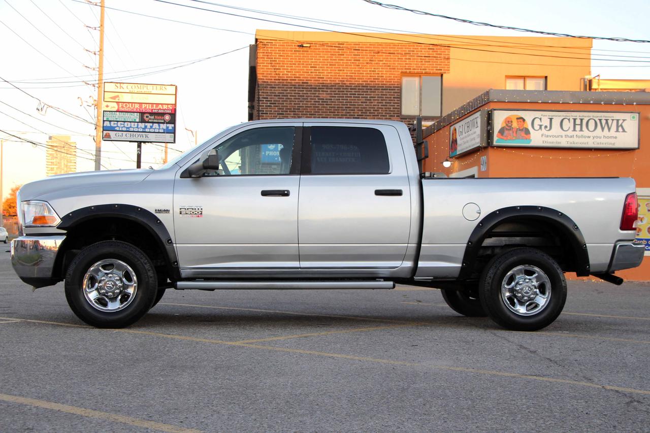 2011 RAM 2500 4WD CREW CAB 149" SLT Photo
