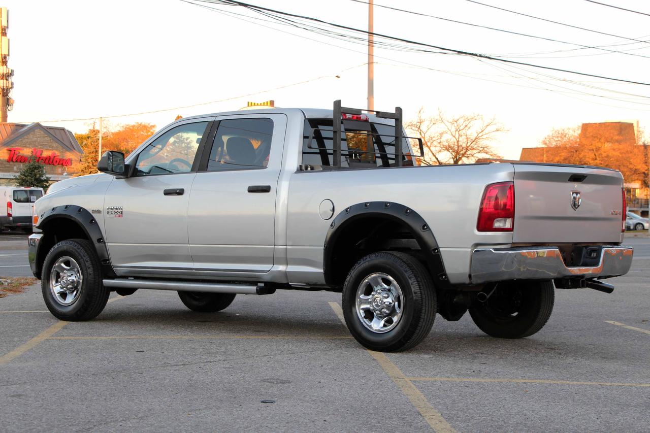 2011 RAM 2500 4WD CREW CAB 149" SLT Photo