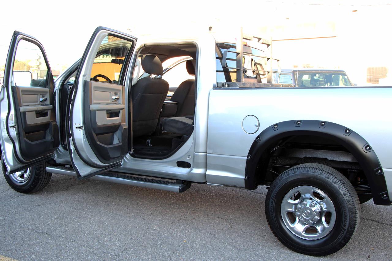 2011 RAM 2500 4WD CREW CAB 149" SLT Photo