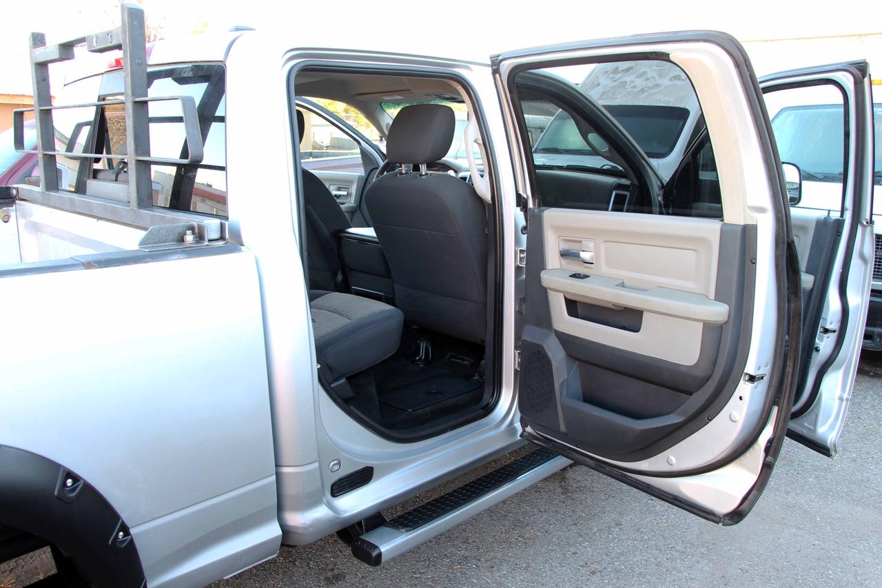 2011 RAM 2500 4WD CREW CAB 149" SLT Photo