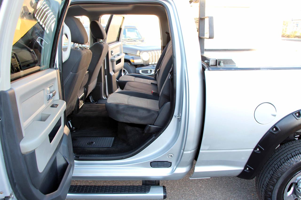 2011 RAM 2500 4WD CREW CAB 149" SLT Photo