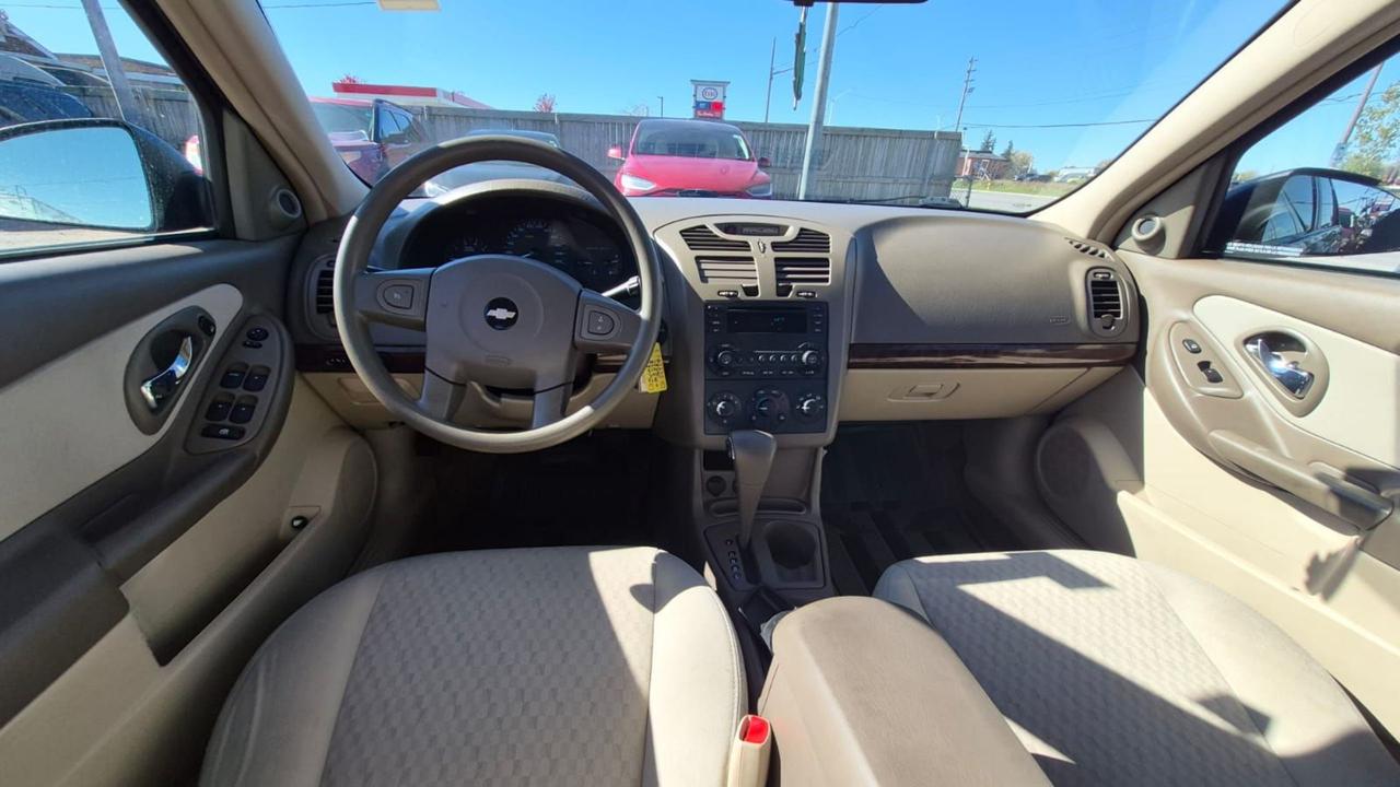 2005 Chevrolet Malibu SUPER LOW KMS, ONLY 25,000KMS, AUTO, 4CYL, CERT Photo