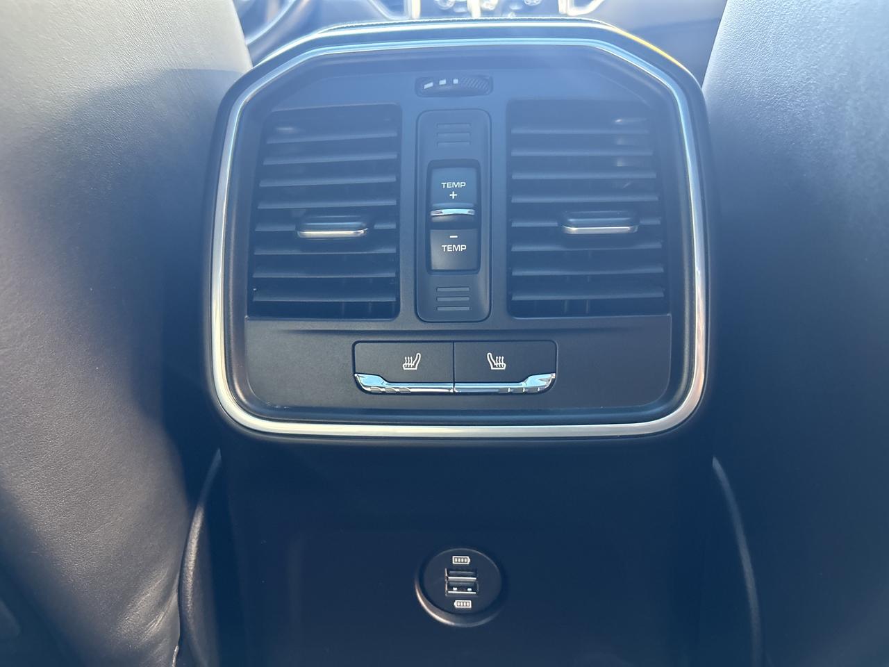 2018 Porsche Macan AWD, BACK-UP CAM, NAV, BLUETOOTH & MORE!! - Photo #37