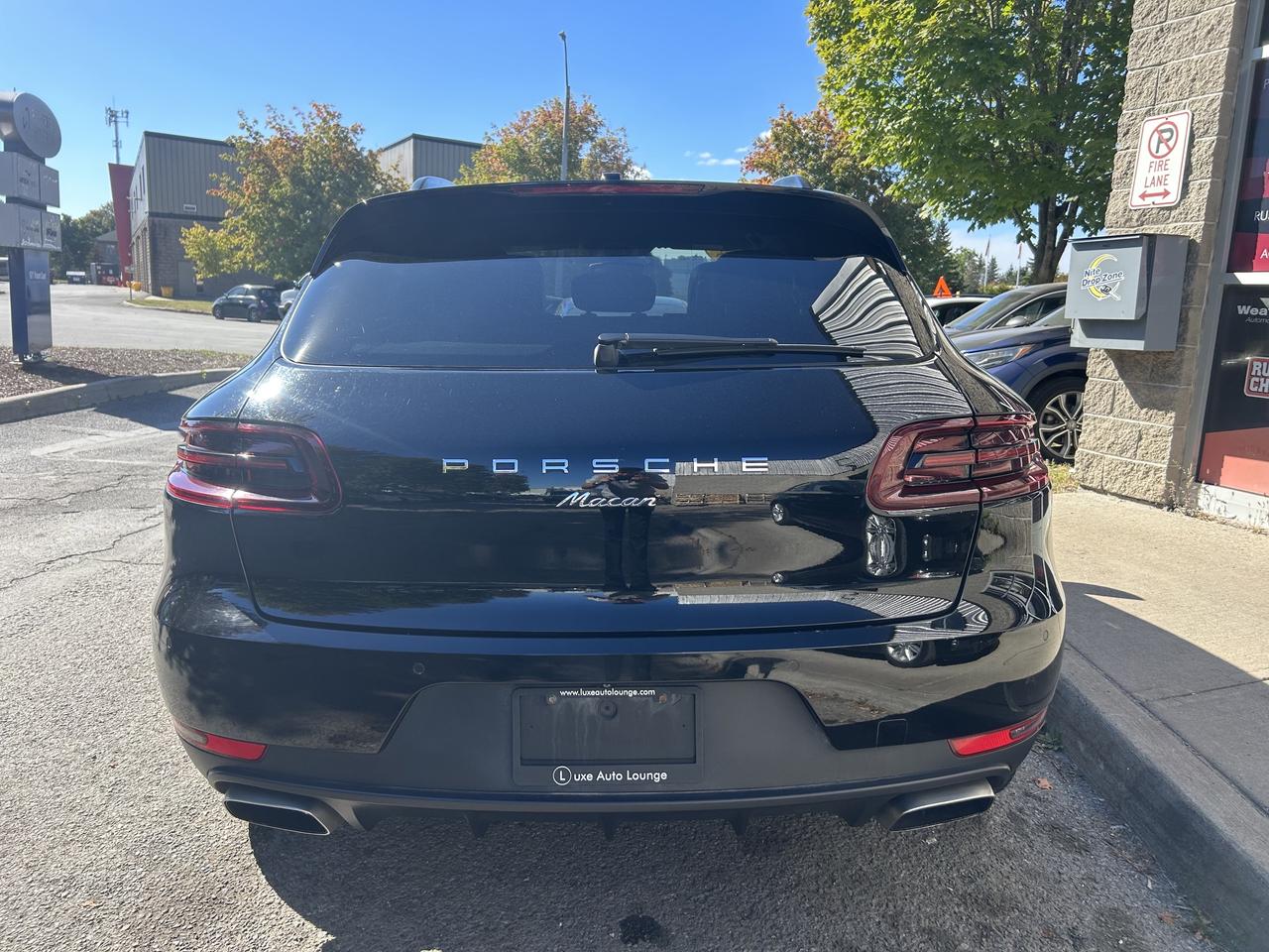 2018 Porsche Macan AWD, BACK-UP CAM, NAV, BLUETOOTH & MORE!! Photo3