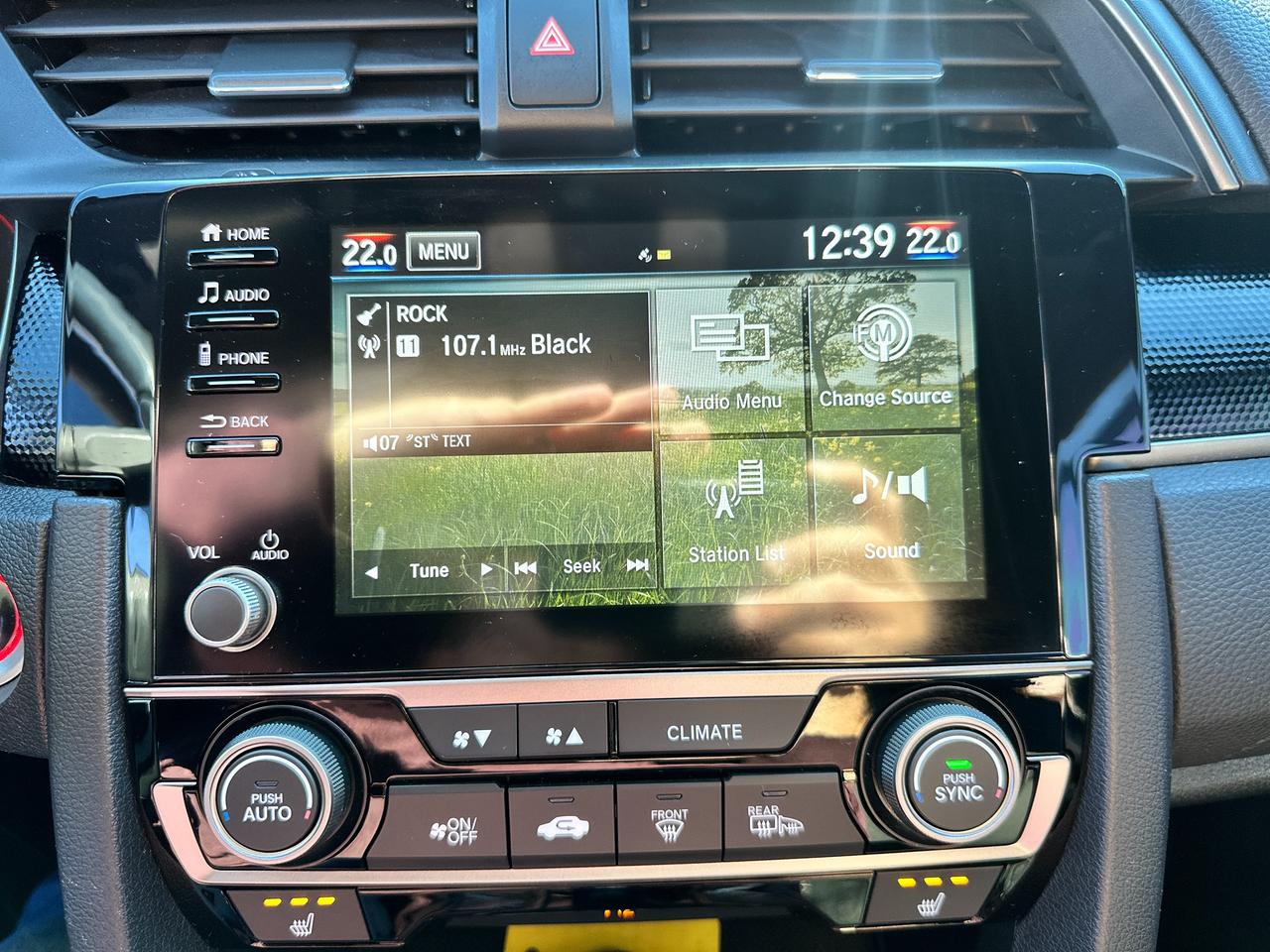 2020 Honda Civic Sport Manual HTD-Cloth Sunroof AC RvCam SmartPhone Photo