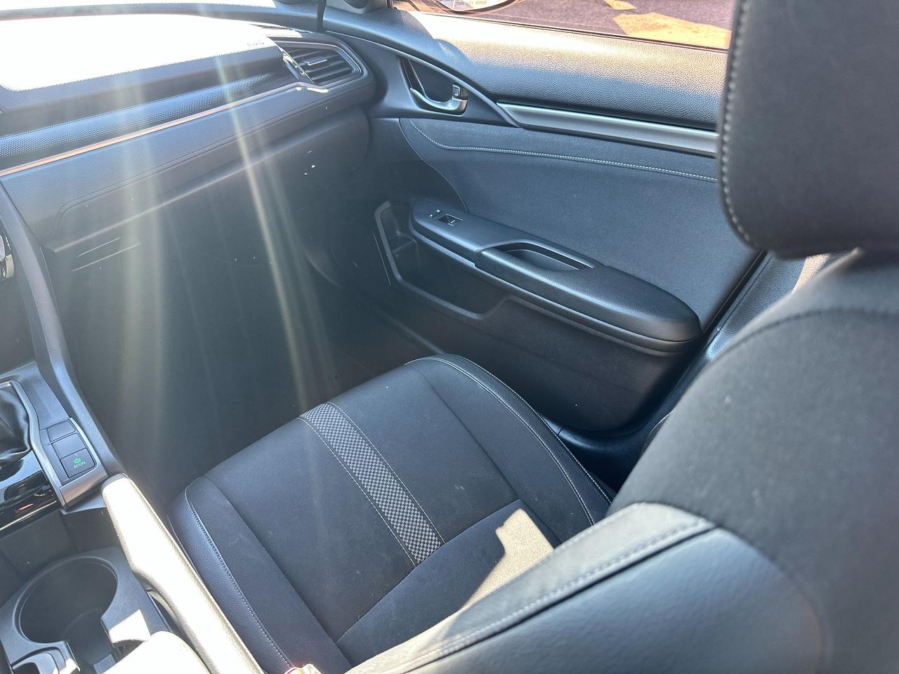 2020 Honda Civic Sport Manual HTD-Cloth Sunroof AC RvCam SmartPhone Photo