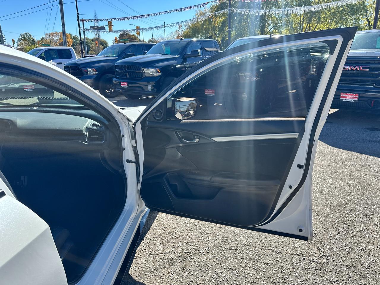 2020 Honda Civic Sport Manual HTD-Cloth Sunroof AC RvCam SmartPhone Photo