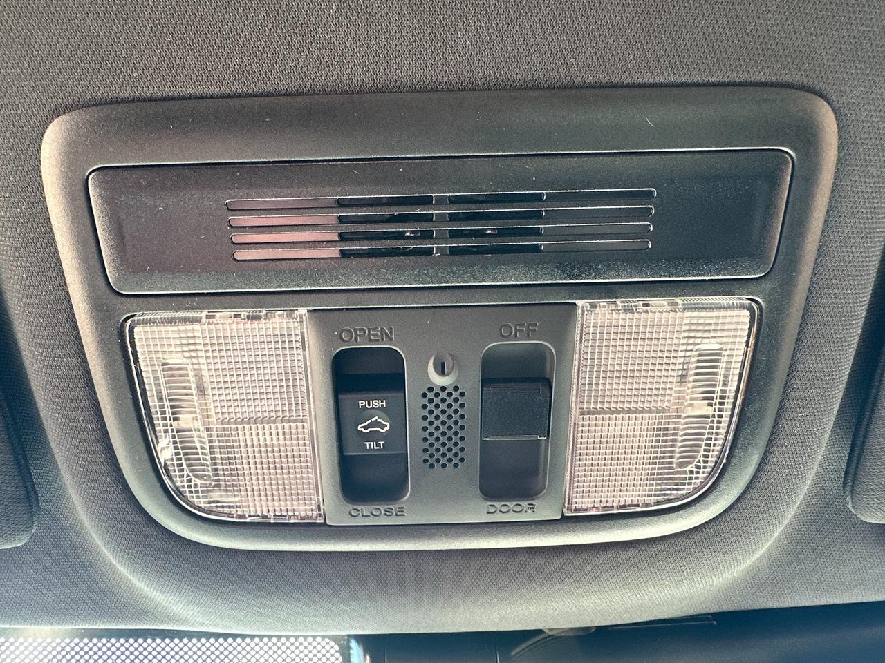 2020 Honda Civic Sport Manual HTD-Cloth Sunroof AC RvCam SmartPhone Photo