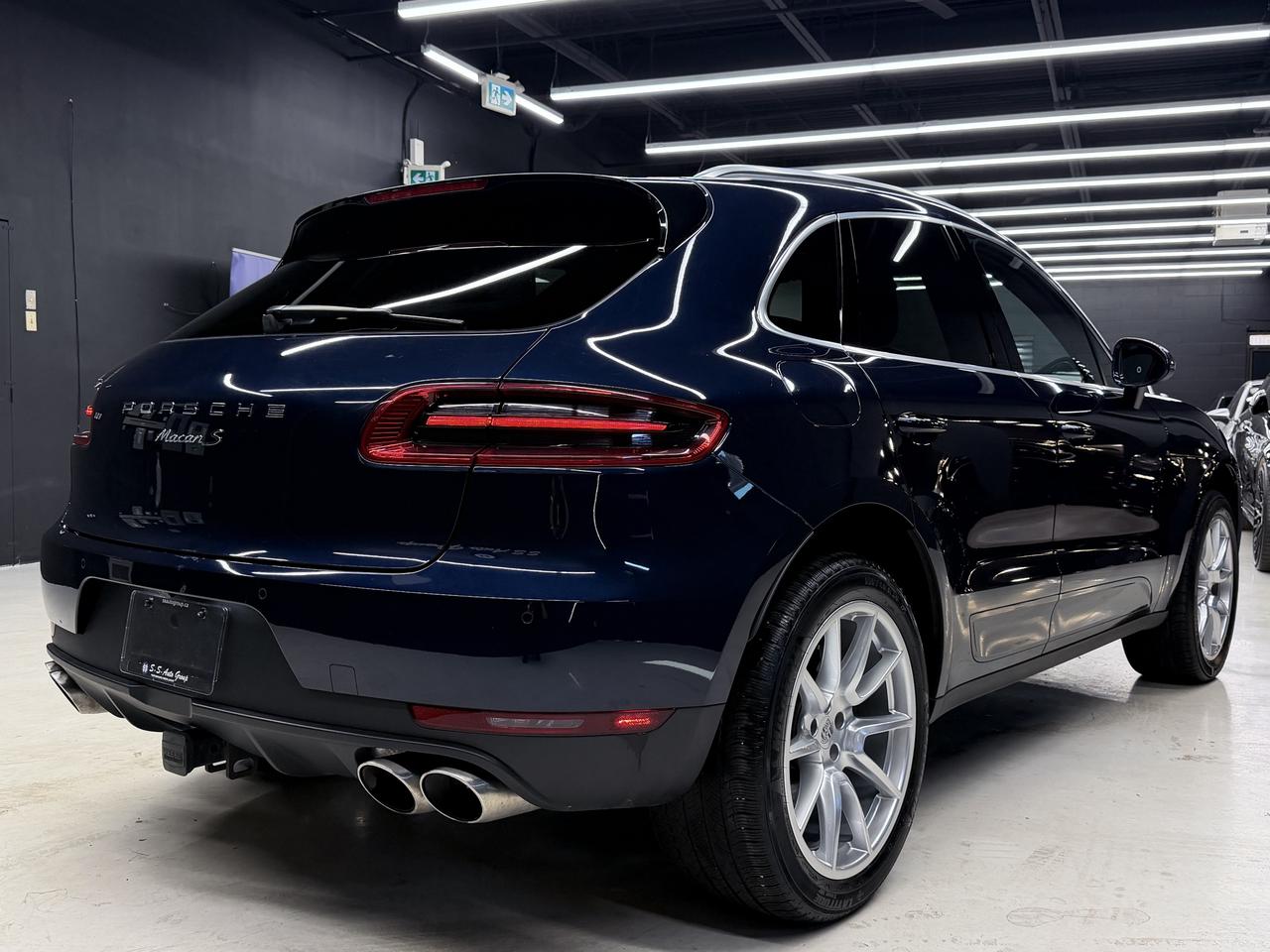 2017 Porsche Macan S|NAV|BOSE|LKA|BSM|PANO|COOLED SEATS|LOW KMS| Photo