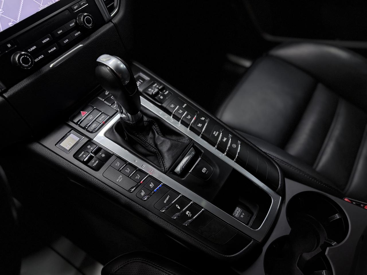 2017 Porsche Macan S|NAV|BOSE|LKA|BSM|PANO|COOLED SEATS|LOW KMS| Photo