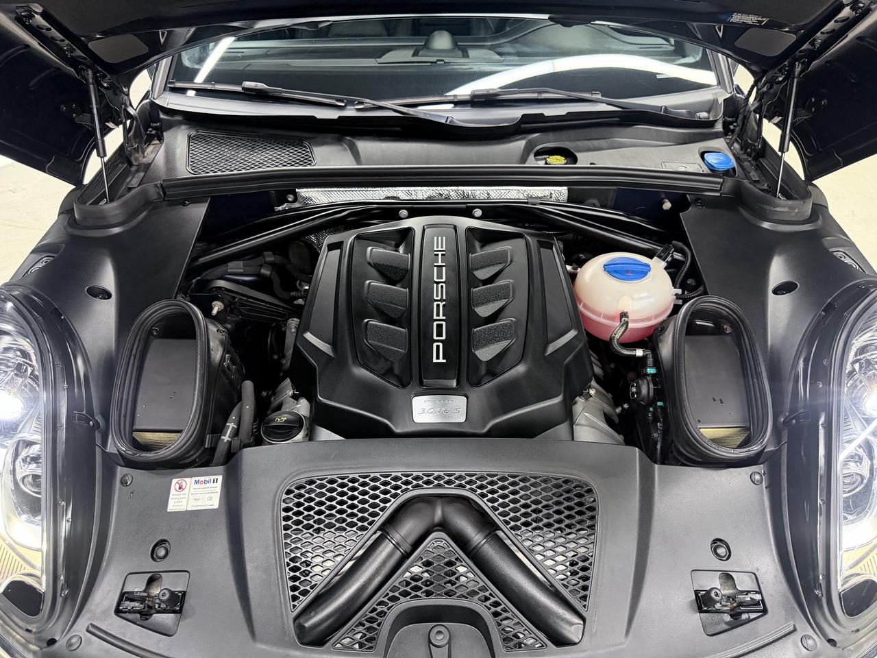 2017 Porsche Macan S|NAV|BOSE|LKA|BSM|PANO|COOLED SEATS|LOW KMS| Photo