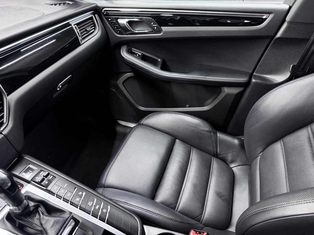 2017 Porsche Macan S|NAV|BOSE|LKA|BSM|PANO|COOLED SEATS|LOW KMS| Photo