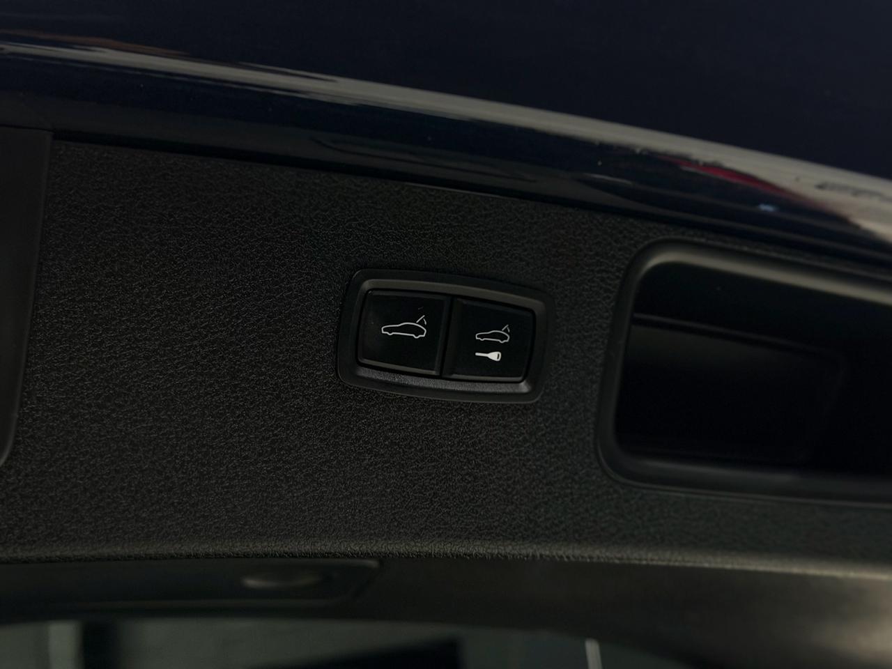 2017 Porsche Macan S|NAV|BOSE|LKA|BSM|PANO|COOLED SEATS|LOW KMS| Photo