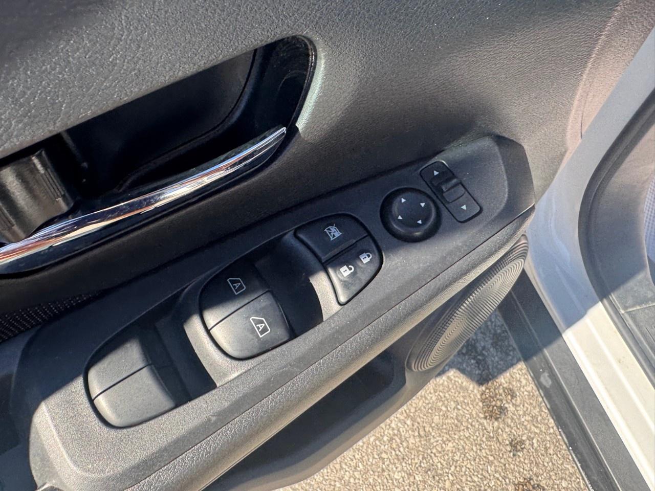 2024 Nissan Kicks SV FWD Photo