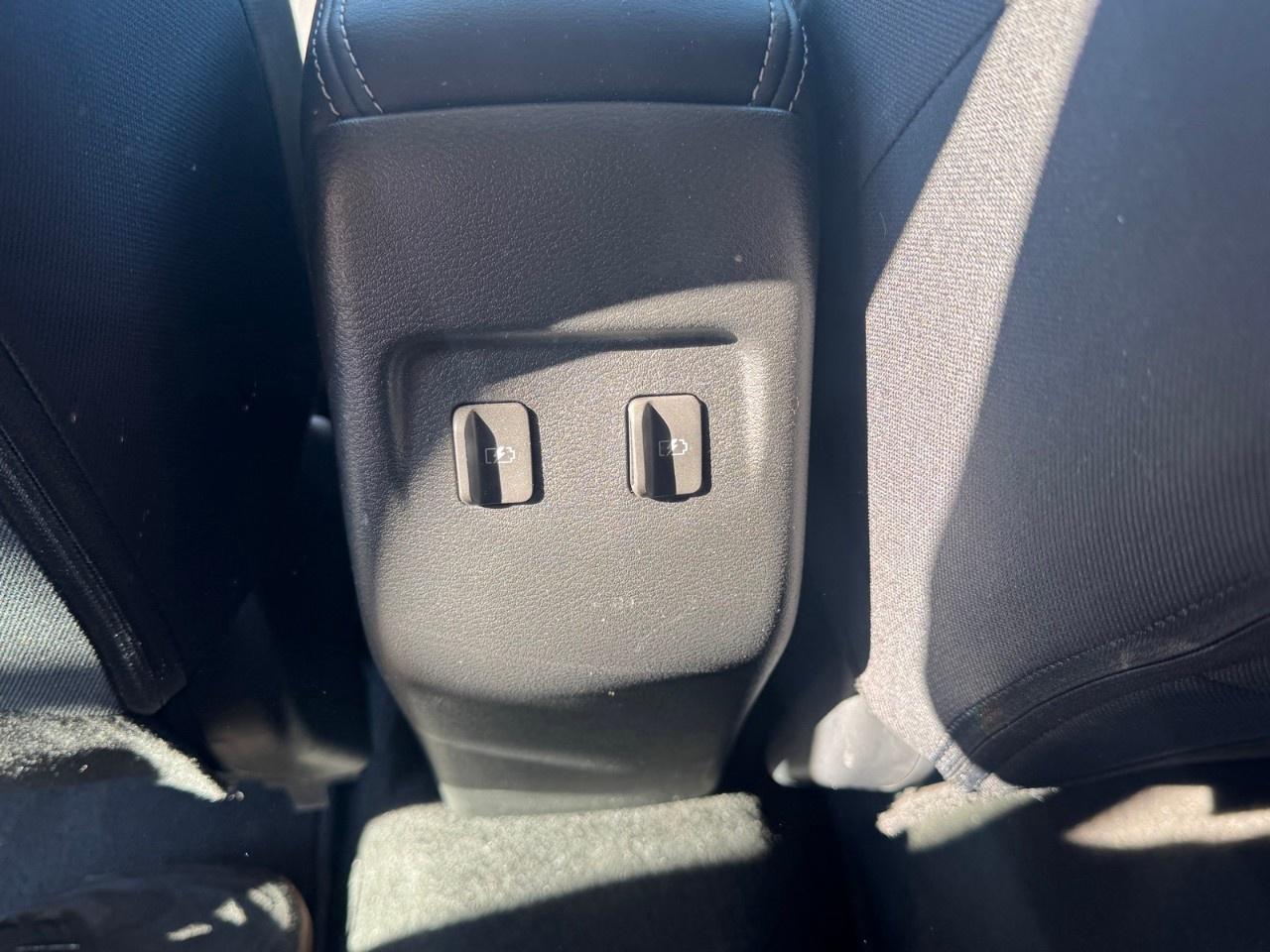 2024 Nissan Kicks SV FWD Photo