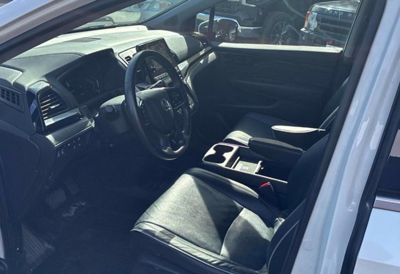 2022 Honda Odyssey Touring | Leather | Sunroof | Nav | Rear Entertainment System | Power Sliding Doors + Hatch & More ! Photo