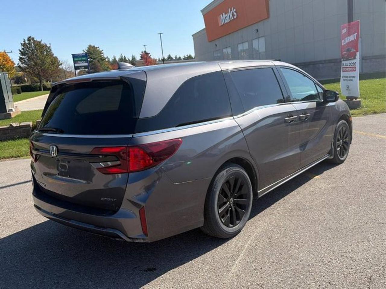 2025 Honda Odyssey Sport-L | DVD | Heated Leather Seats | Sunroof | Remote Start | Honda Sensing | Carplay & More ! Photo