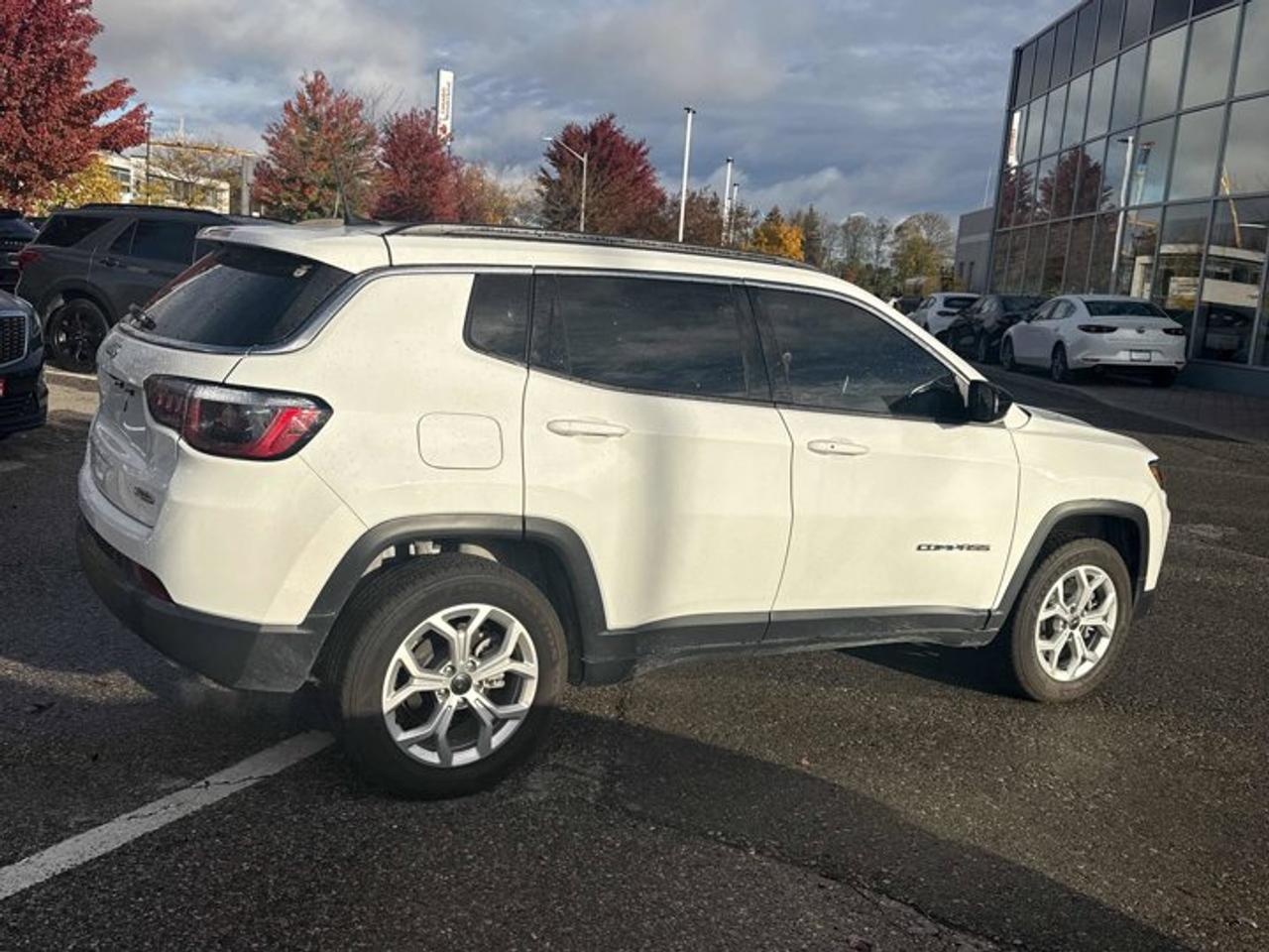 2025 Jeep Compass North 4x4 | Heated Seats + Steering | Remote Start | Carplay + Android Auto | Reverse Cam & More ! Photo