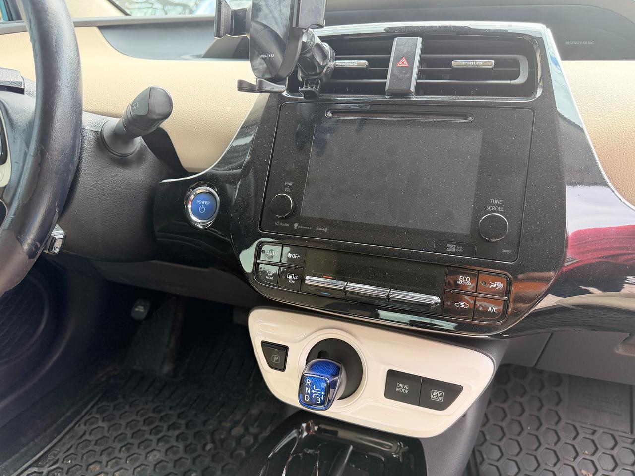 2018 Toyota Prius TECHNOLOGY Photo