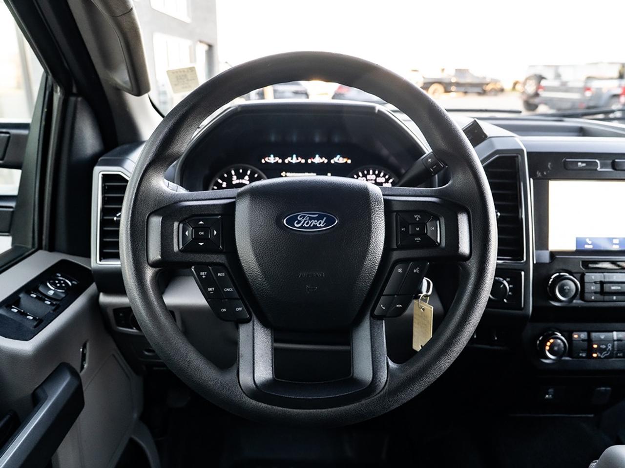 2022 Ford SUPER DUTY F-250 SRW 4WD Crew Cab 8' Box Photo9