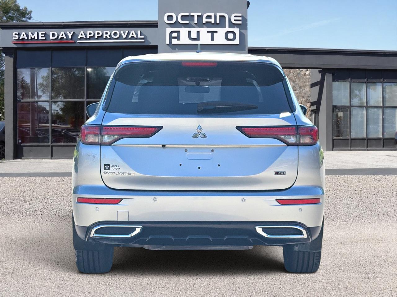 2023 Mitsubishi Outlander SE Photo