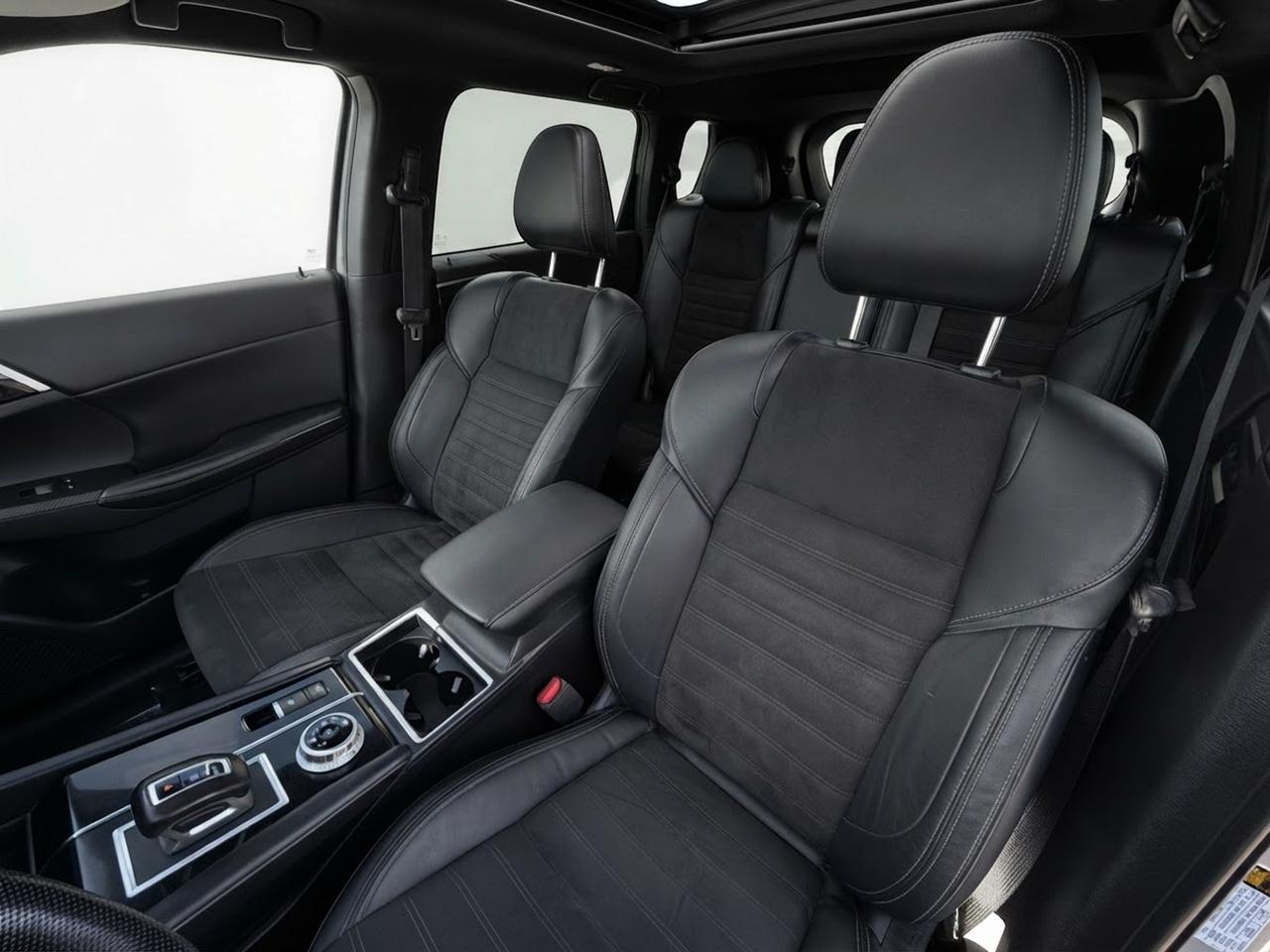 2023 Mitsubishi Outlander SE Photo