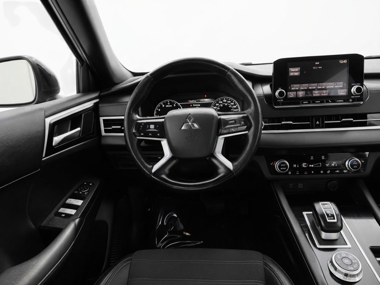 2023 Mitsubishi Outlander SE Photo