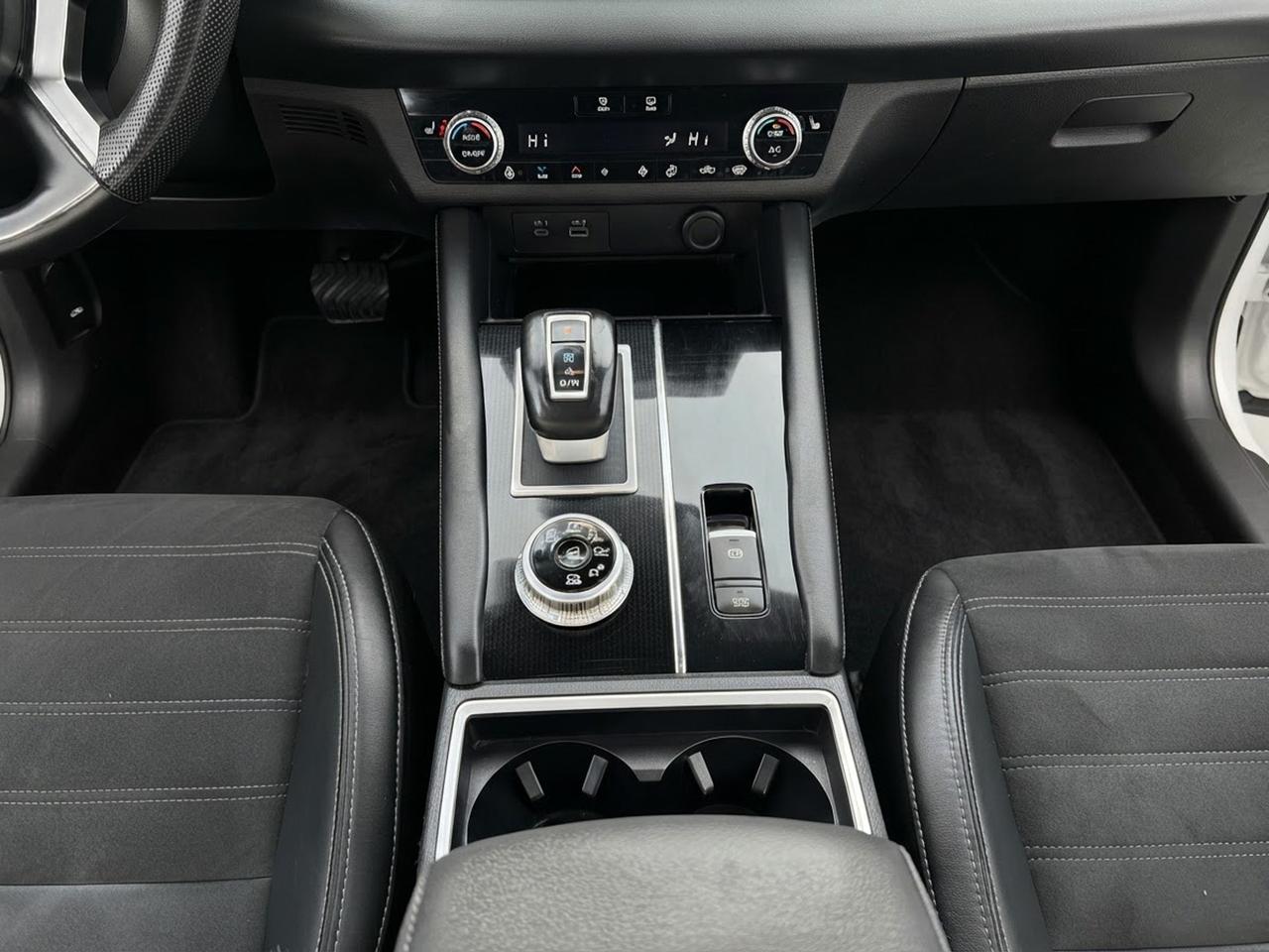 2023 Mitsubishi Outlander SE Photo