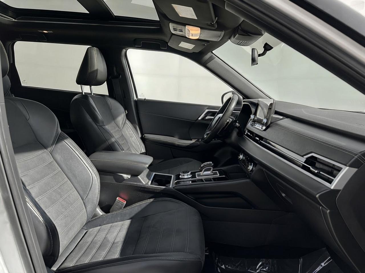 2023 Mitsubishi Outlander SE Photo
