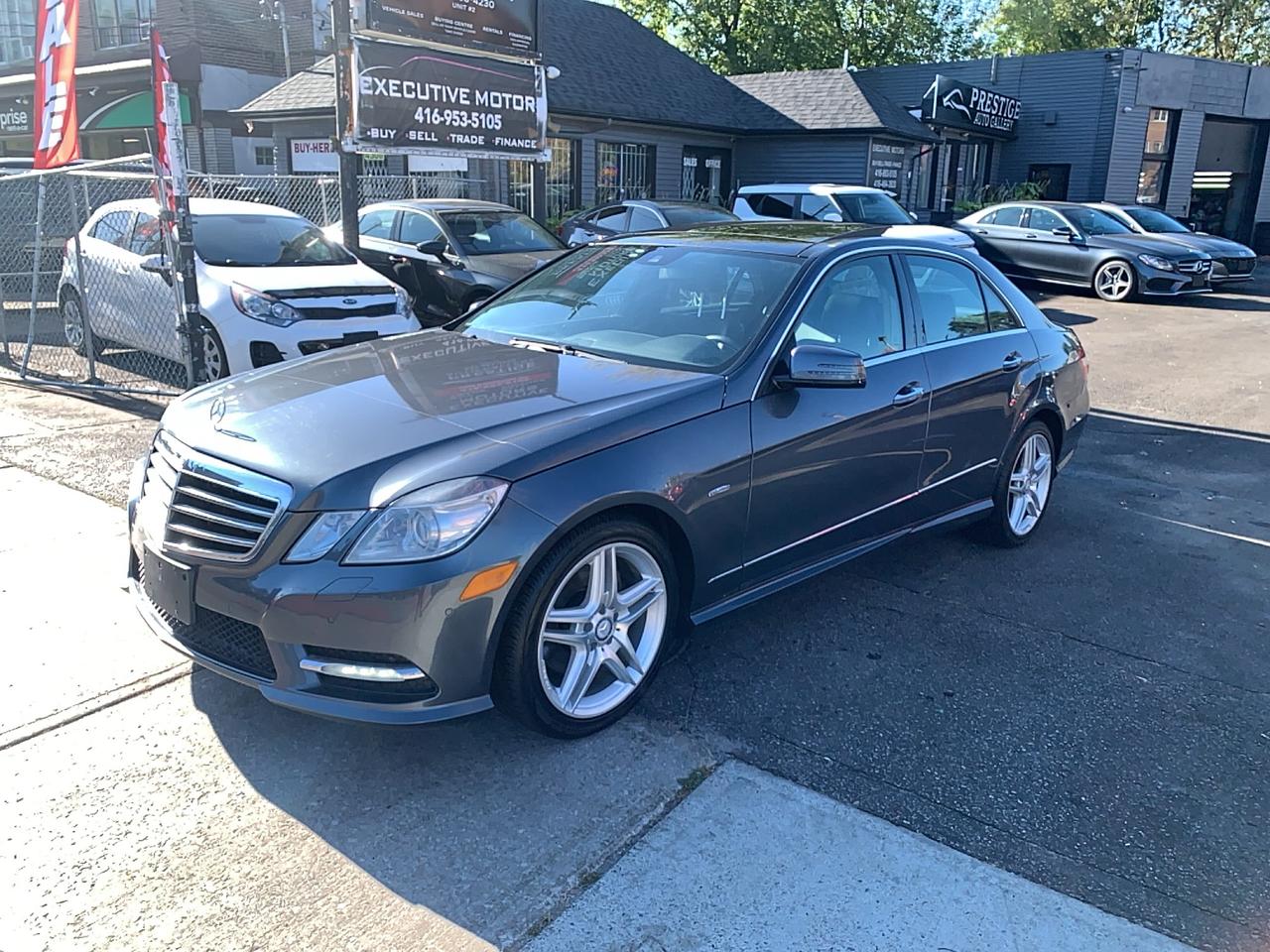 2012 Mercedes-Benz E-Class BLUETEC/ LEATHER / ROOF / NAVI / REAR CAM / MINT / - Photo #1