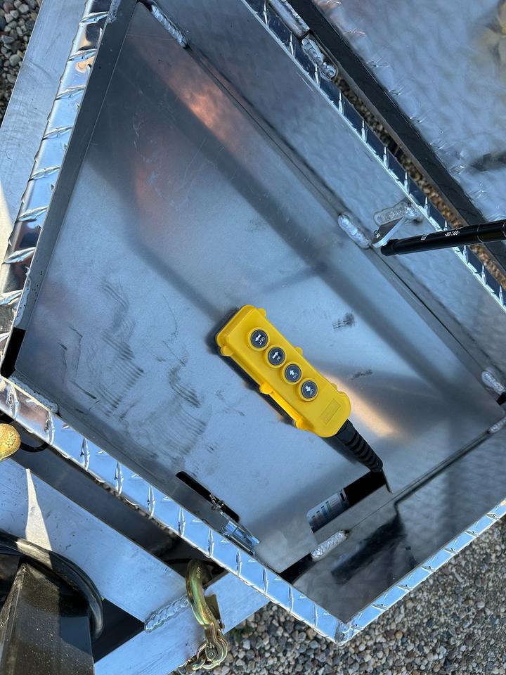2027 Nordtek Dump Trailer 82" x 16' Nordtek Dump Trailer Photo