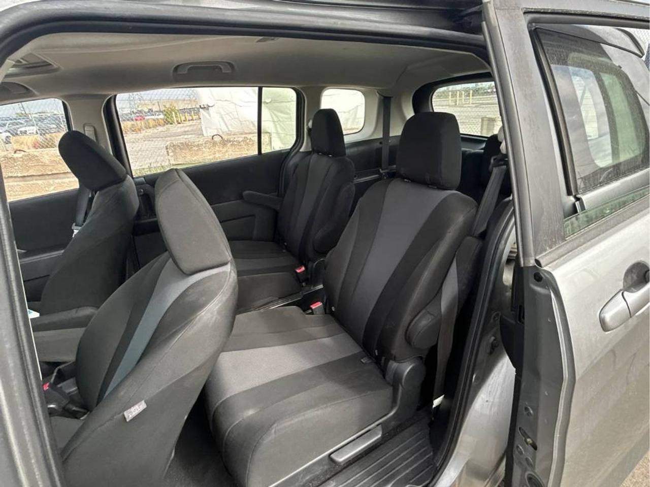 2017 Mazda MAZDA5 GS 6 Passenger | One Owner | Accident Free | Sunroof | Photo