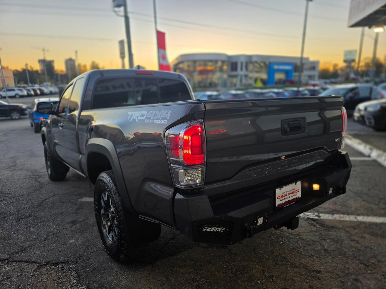 2023 Toyota Tacoma MANUAL |  OFFROAD TRD | LOW KMS | ONE OWNER | ACCIDENT FREE | Photo