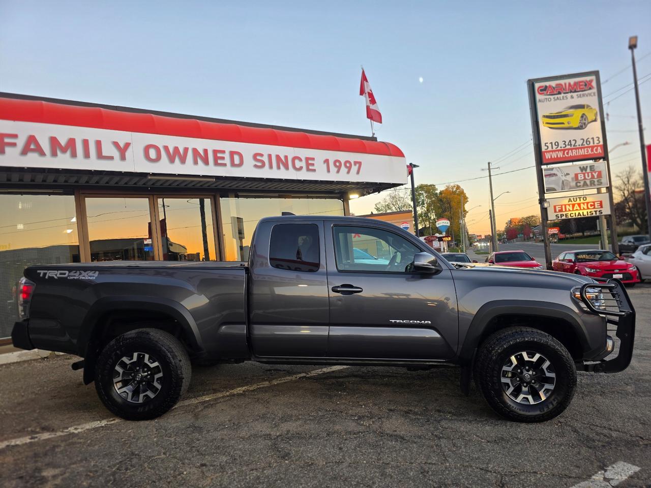2023 Toyota Tacoma MANUAL |  OFFROAD TRD | LOW KMS | ONE OWNER | ACCIDENT FREE | Photo