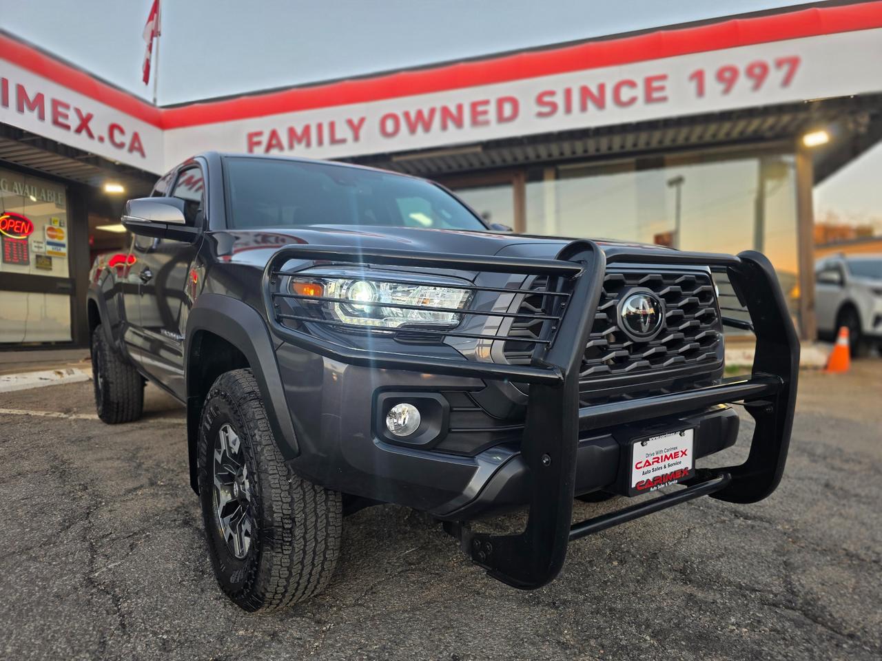 2023 Toyota Tacoma MANUAL |  OFFROAD TRD | LOW KMS | ONE OWNER | ACCIDENT FREE | Photo