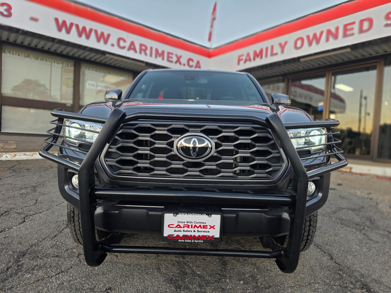 2023 Toyota Tacoma MANUAL |  OFFROAD TRD | LOW KMS | ONE OWNER | ACCIDENT FREE | Photo