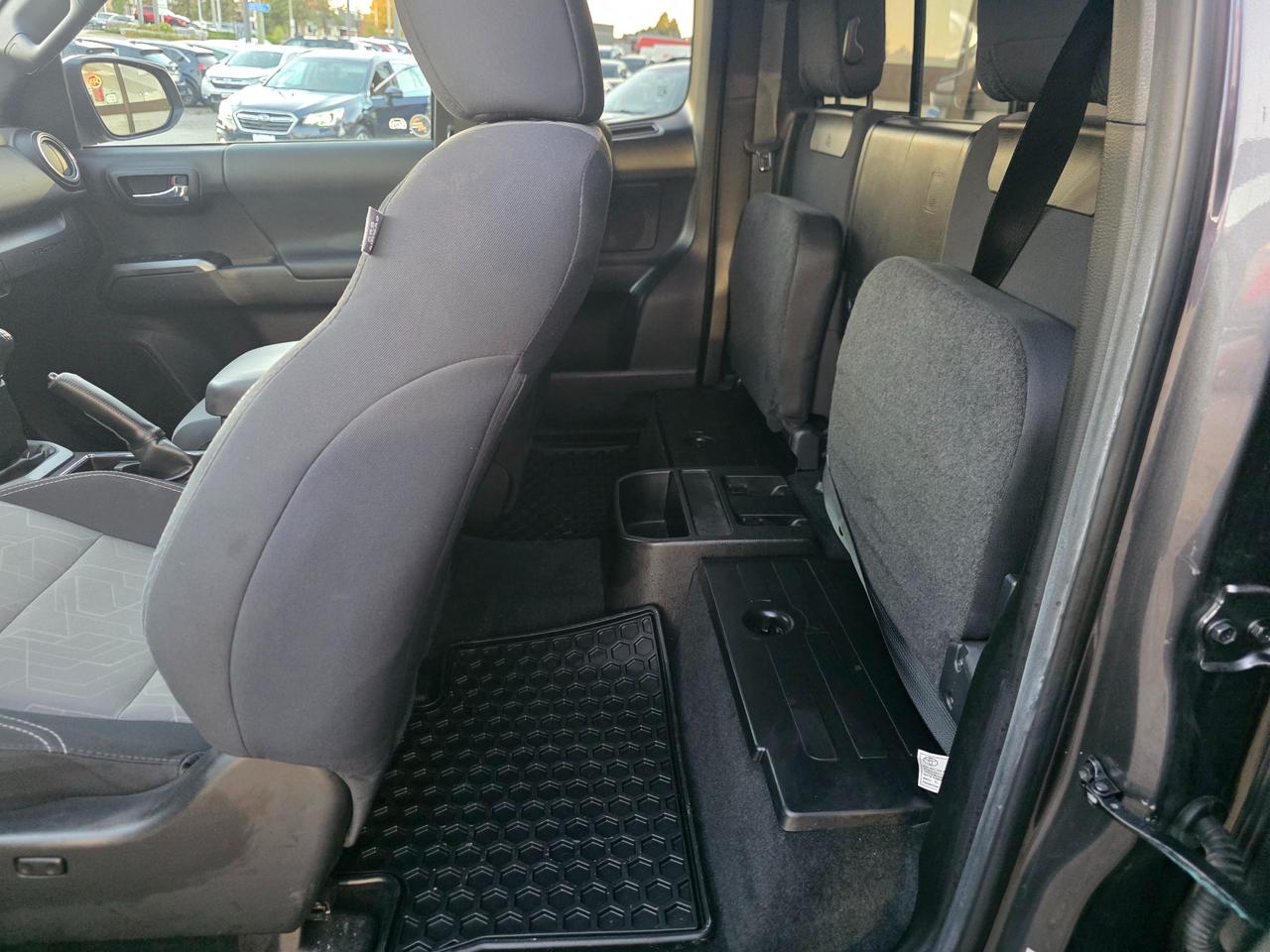 2023 Toyota Tacoma MANUAL |  OFFROAD TRD | LOW KMS | ONE OWNER | ACCIDENT FREE | Photo