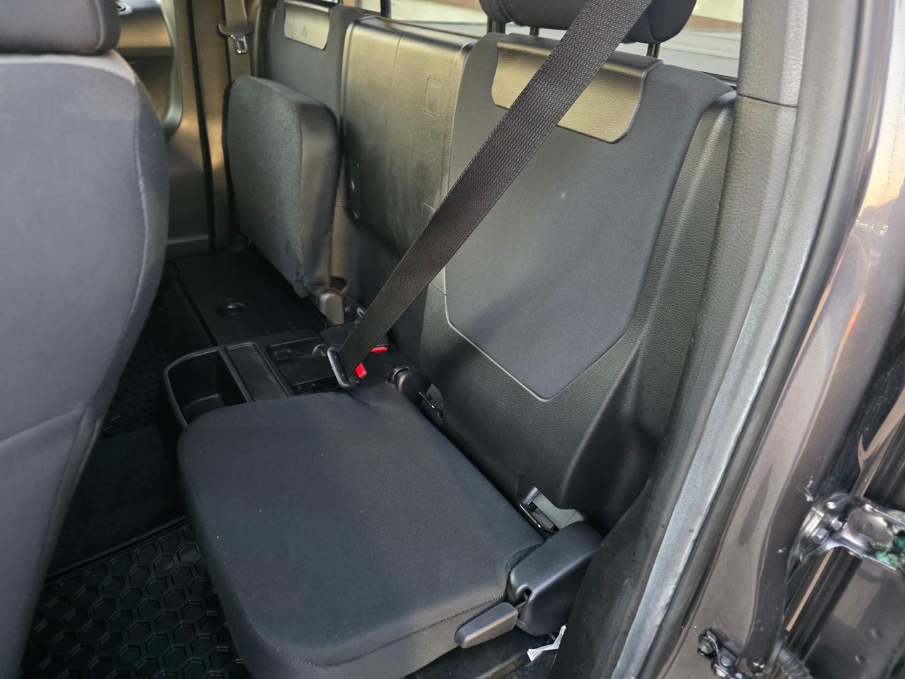 2023 Toyota Tacoma MANUAL |  OFFROAD TRD | LOW KMS | ONE OWNER | ACCIDENT FREE | Photo