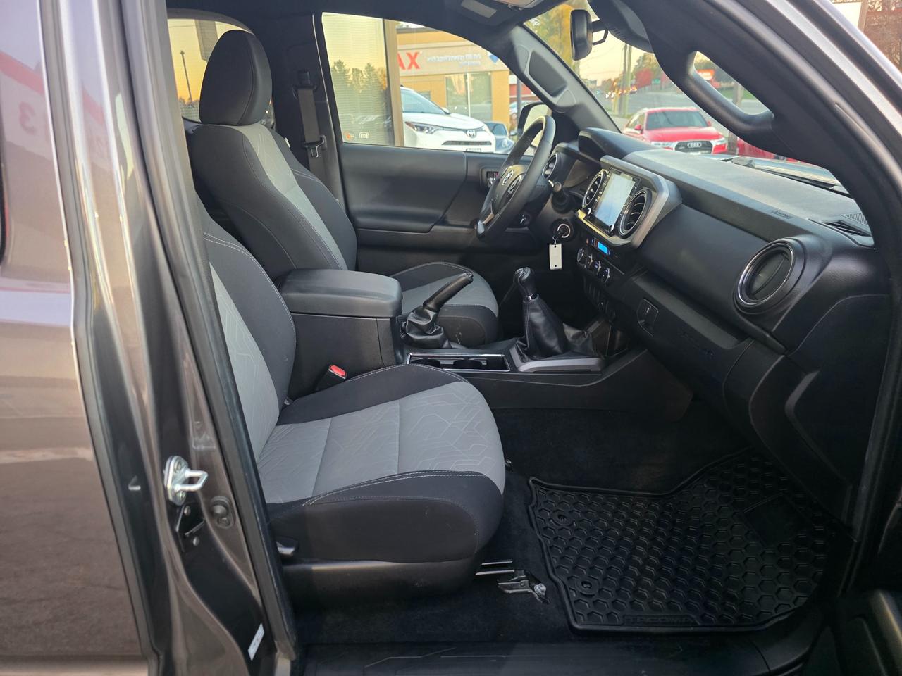 2023 Toyota Tacoma MANUAL |  OFFROAD TRD | LOW KMS | ONE OWNER | ACCIDENT FREE | Photo