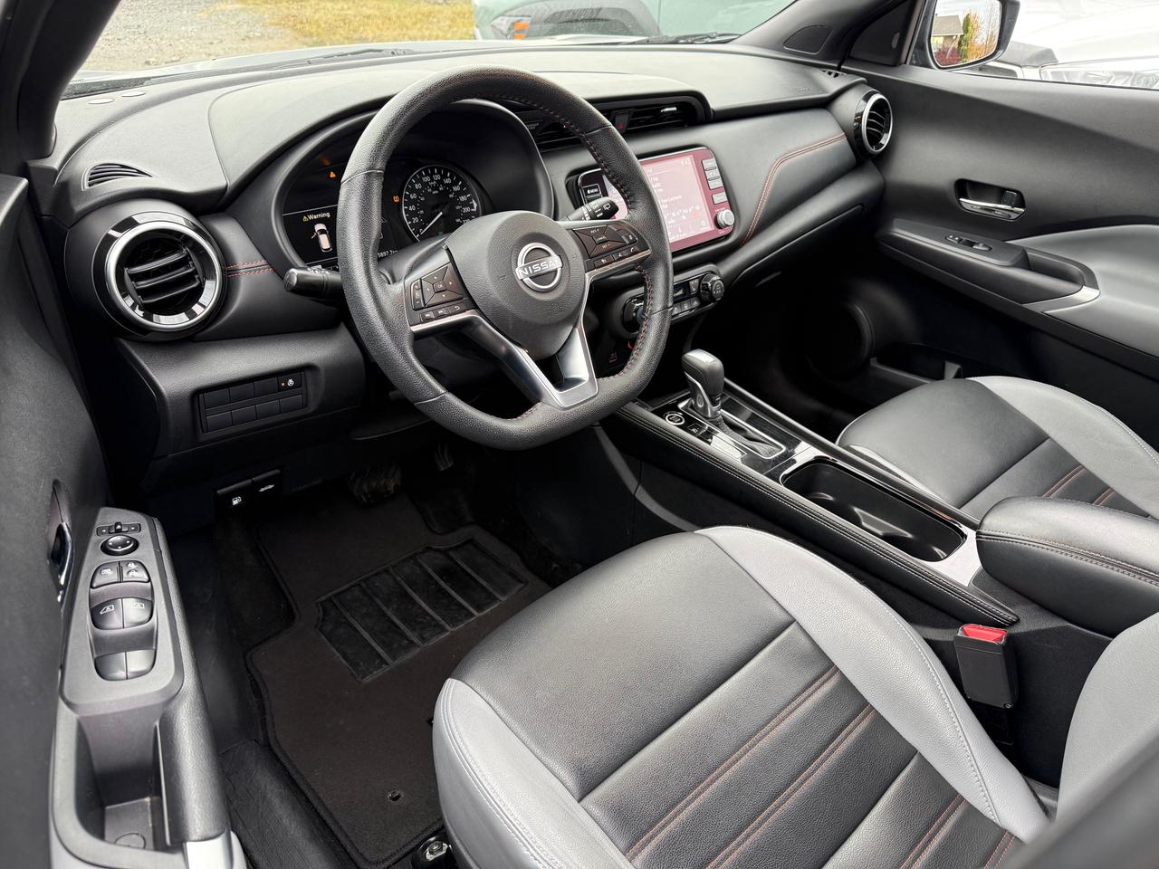 2024 Nissan Kicks SR Leather! Heated Steering! CarPlay! Photo