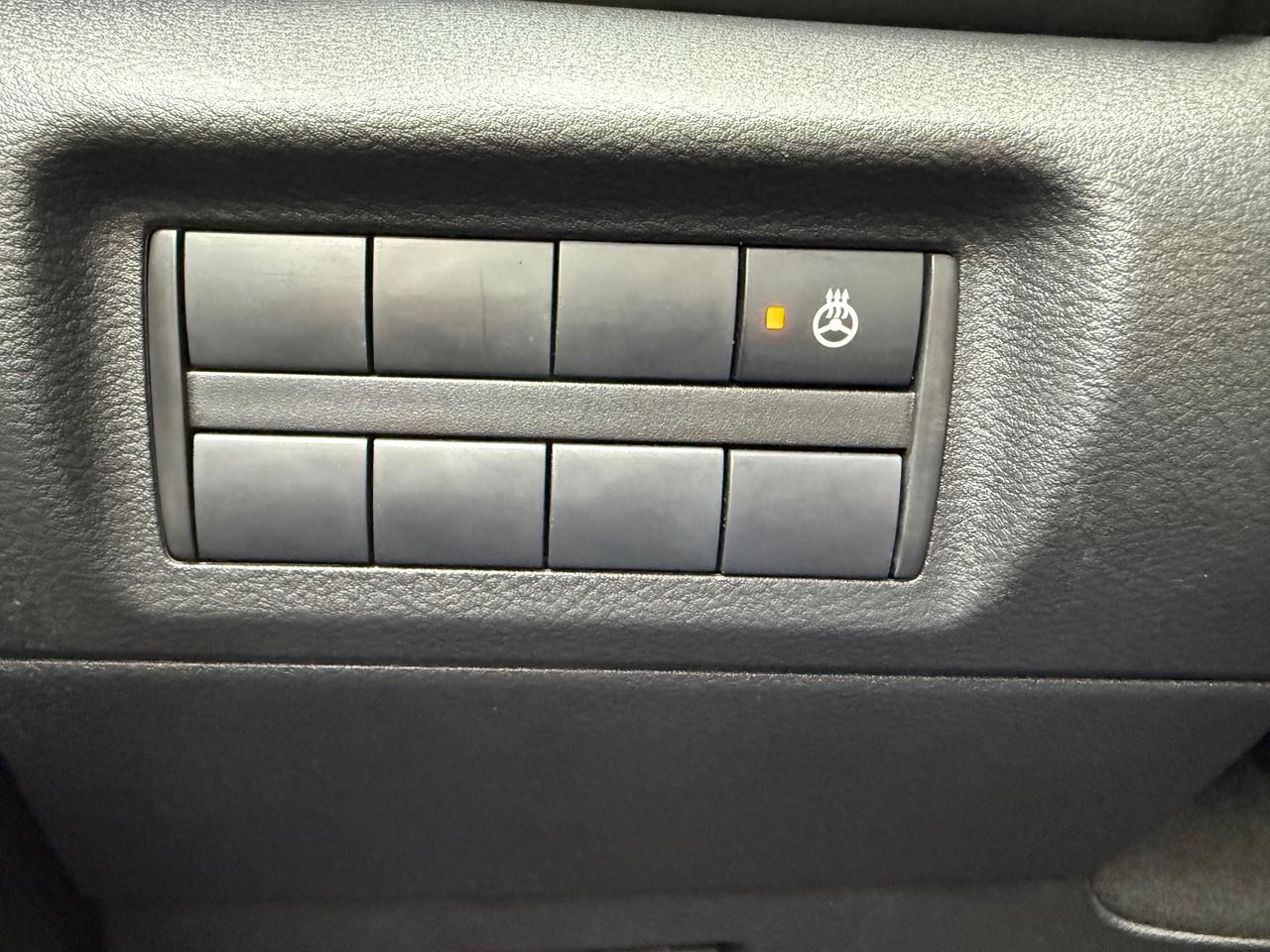 2024 Nissan Kicks SR Leather! Heated Steering! CarPlay! Photo