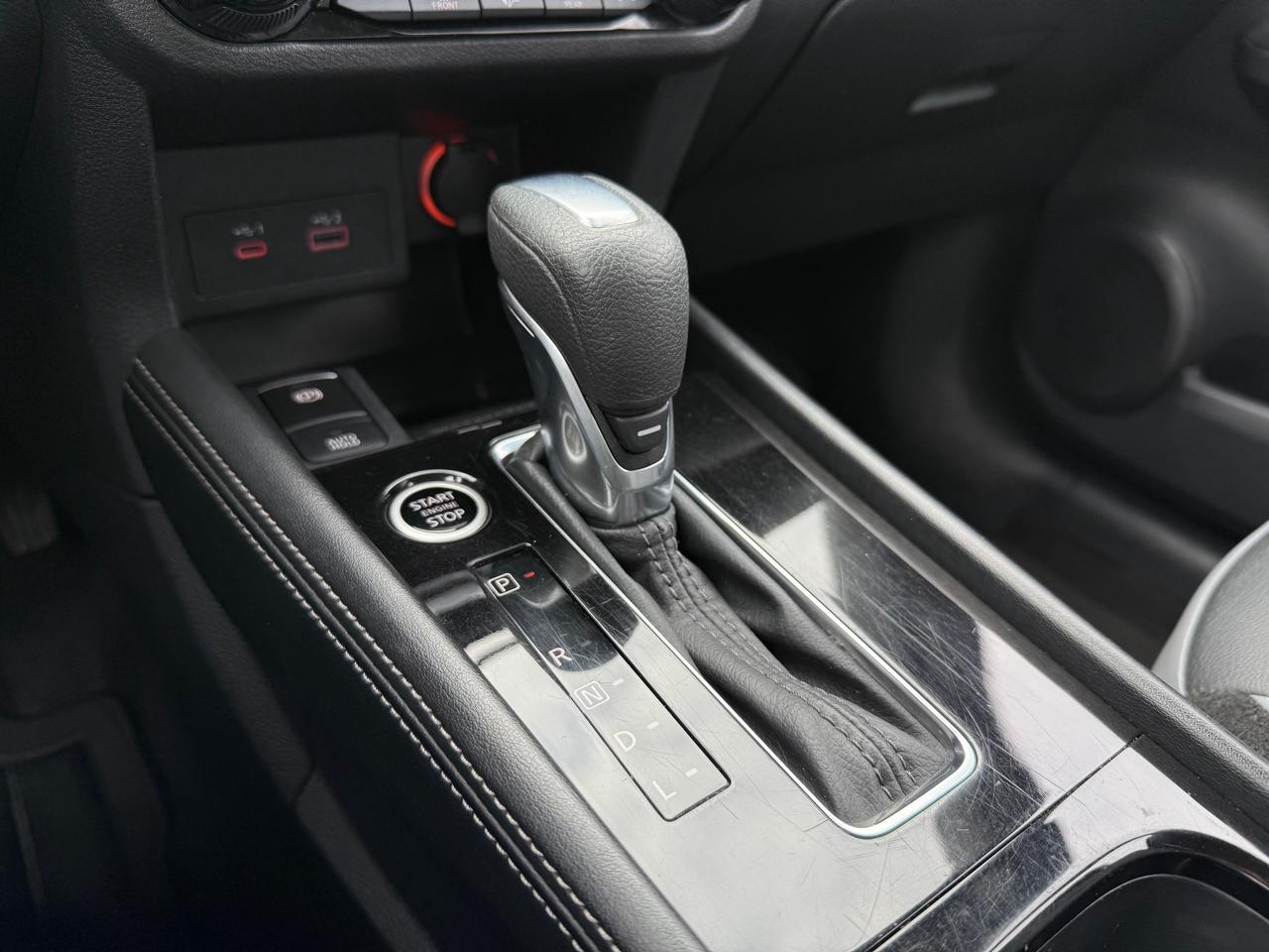 2024 Nissan Kicks SR Leather! Heated Steering! CarPlay! Photo